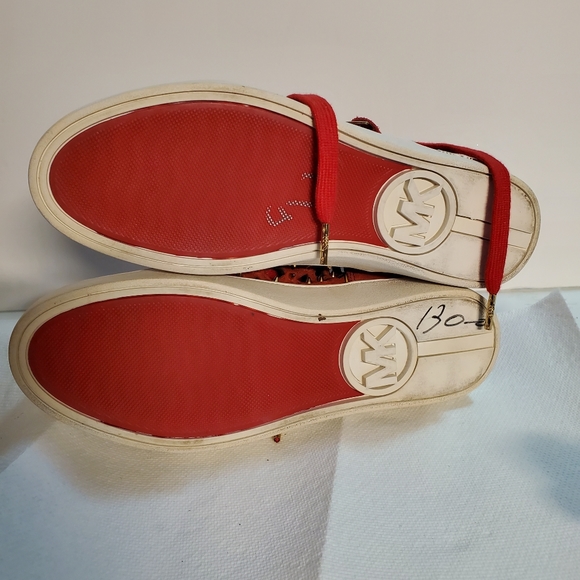 Michael Kors leather high studded sneakers w/zipper size 7. - Picture 6 of 6